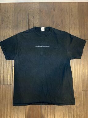 Y2K Hanes Apple branded “I visited the mothership” promotion shirt. Size Large.
